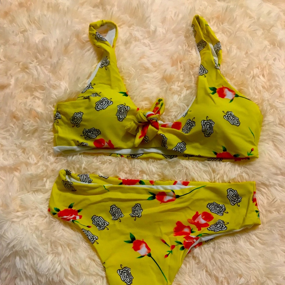 Women's Floral Low Waisted Front Knot Bikini